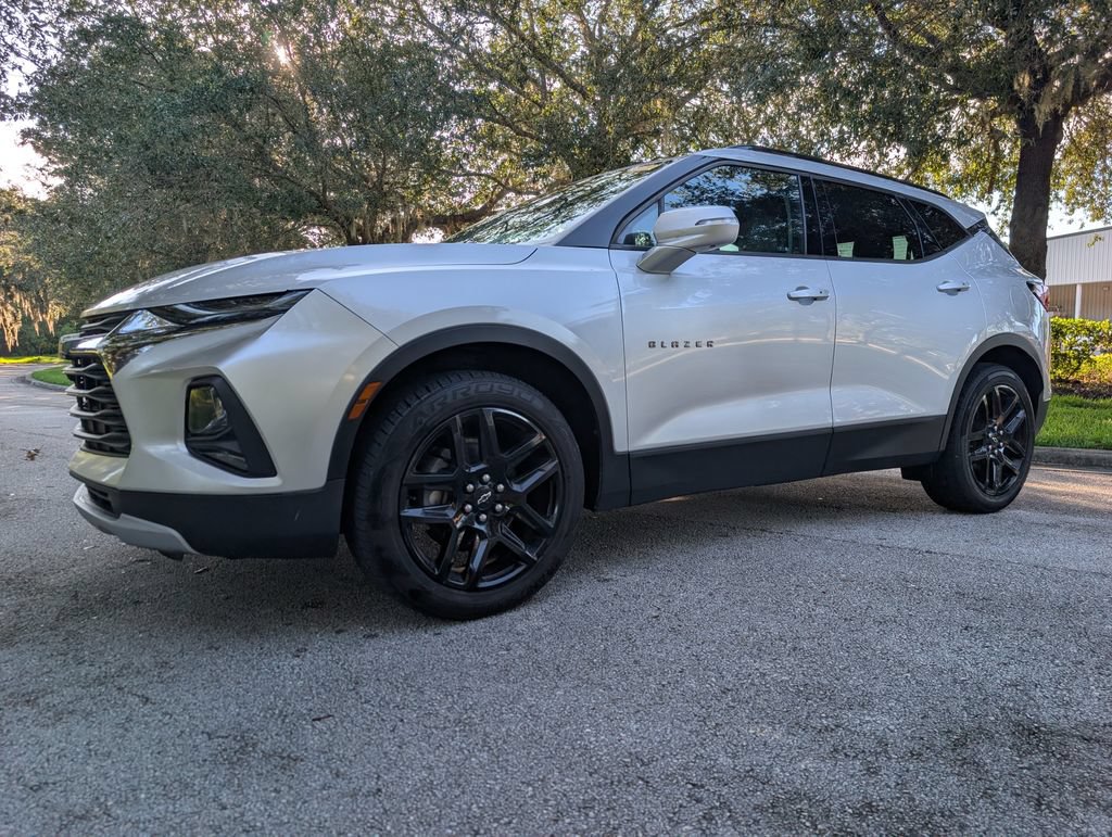 Used 2019 Chevrolet Blazer LT w/ Sound & Technology Package FWD image 3