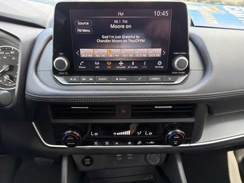 Used 2024 Nissan Rogue SV FWD image 27