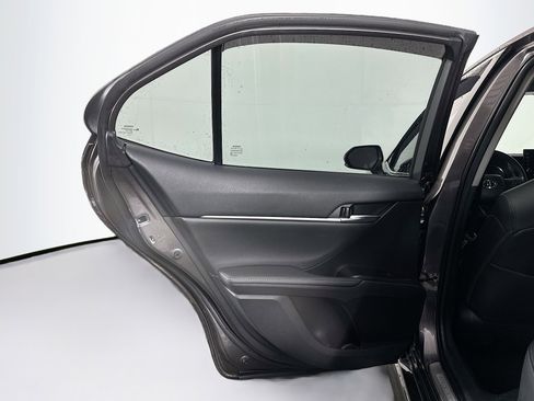 Used 2022 Toyota Camry XSE image 27