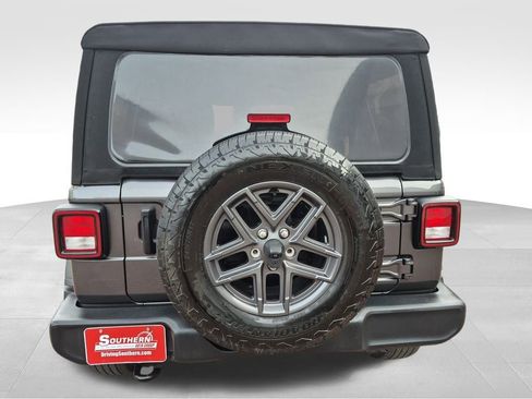Used 2024 Jeep Wrangler Sport S image 5