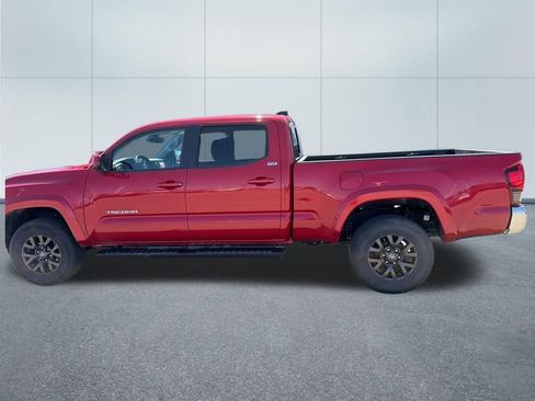 Used 2021 Toyota Tacoma SR5 AWD/4WD image 8