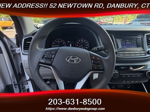 Used 2017 Hyundai Tucson SE AWD/4WD image 17