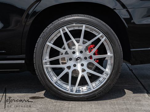 Used 2023 Cadillac Escalade V image 17