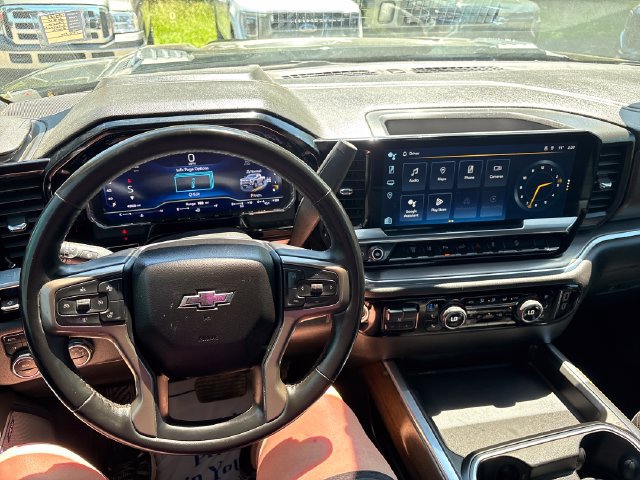 Used 2024 Chevrolet Silverado 3500 High Country w/ High Country Premium Package AWD/4WD image 10