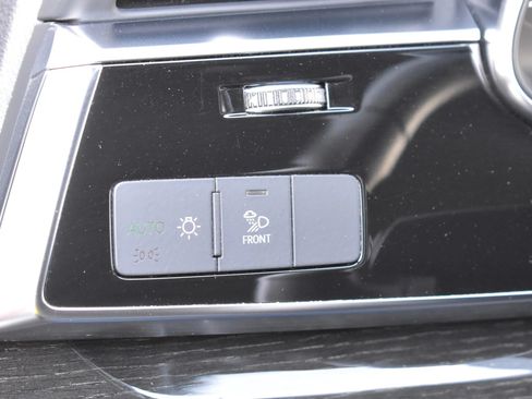 Used 2020 Audi Q7 3.0T Premium Plus w/ Premium Plus Package AWD/4WD image 17