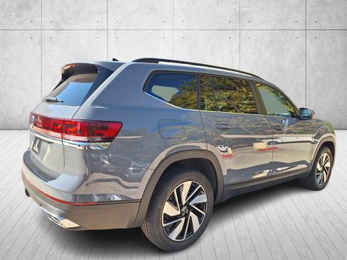 Used 2026 Volkswagen Atlas SE FWD image 5