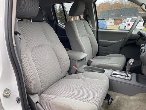 Used 2017 Nissan Frontier SV image 17