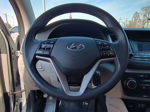 Used 2022 Hyundai Tucson Limited image 27
