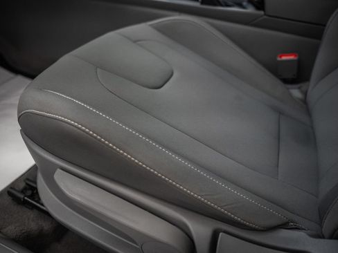 Used 2025 Hyundai Elantra Sport FWD image 33