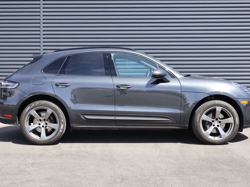 Certified 2023 Porsche Macan AWD/4WD image 9