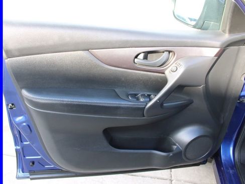 Used 2017 Nissan Rogue Sport S w/ S Appearance Package image 17