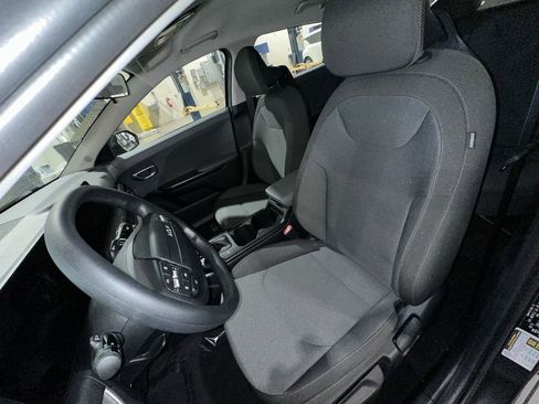 New 2025 Kia K4 LXS image 13