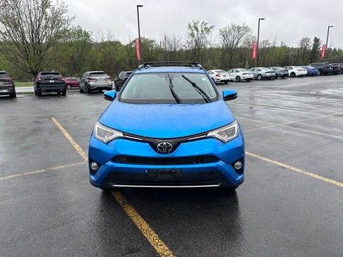 Used 2017 Toyota RAV4 XLE AWD/4WD image 8