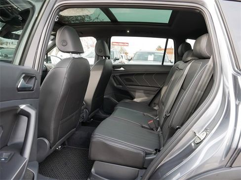Certified 2024 Volkswagen Tiguan SE R-Line image 17