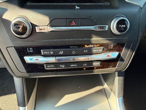 Used 2020 Ford Explorer XLT w/ Equipment Group 202A RWD image 25
