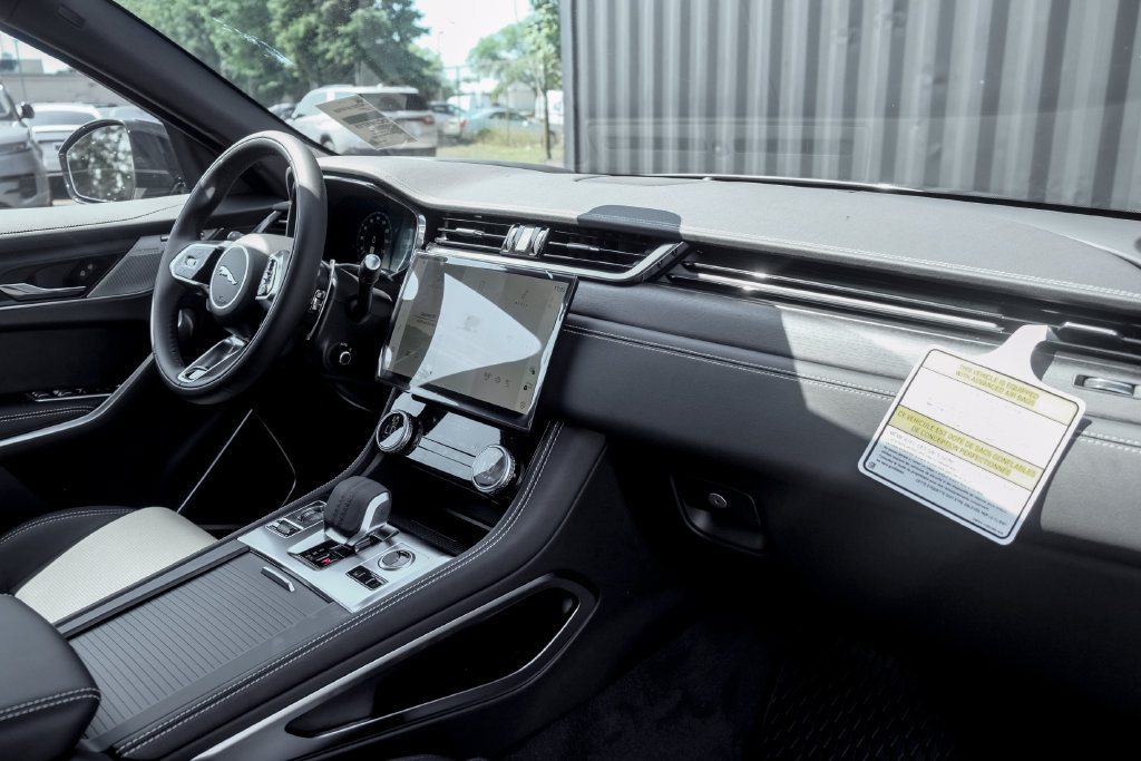 New 2026 Jaguar F-PACE R-Dynamic S AWD/4WD image 21