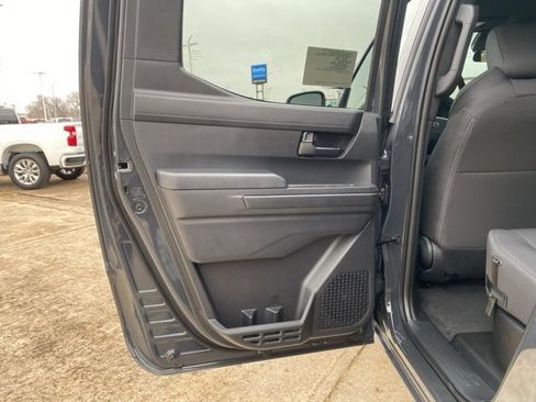 Used 2025 Toyota Tacoma SR image 11