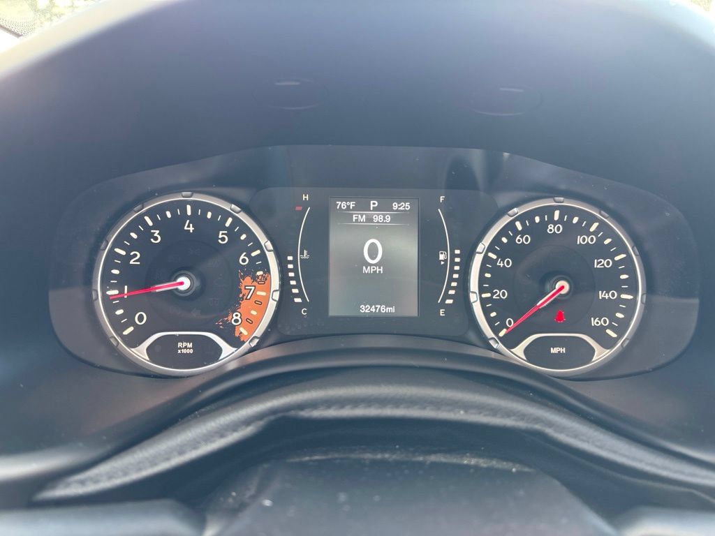 Used 2015 Jeep Renegade Sport w/ Power & Air Group FWD image 20