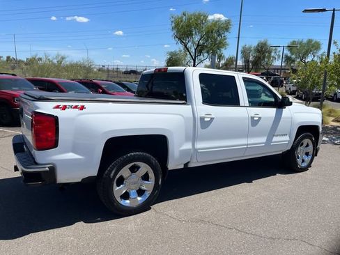 Used 2018 Chevrolet Silverado 1500 LT w/ LT Eassist Package AWD/4WD image 11