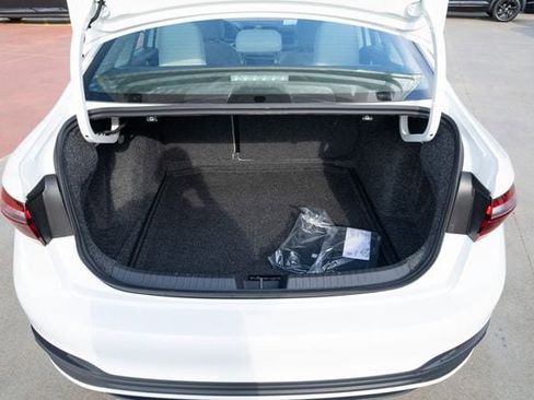 New 2026 Volkswagen Jetta SE image 13