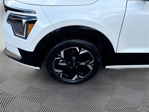 Used 2025 Kia Niro Wind w/ Wind Preserve Package image 35