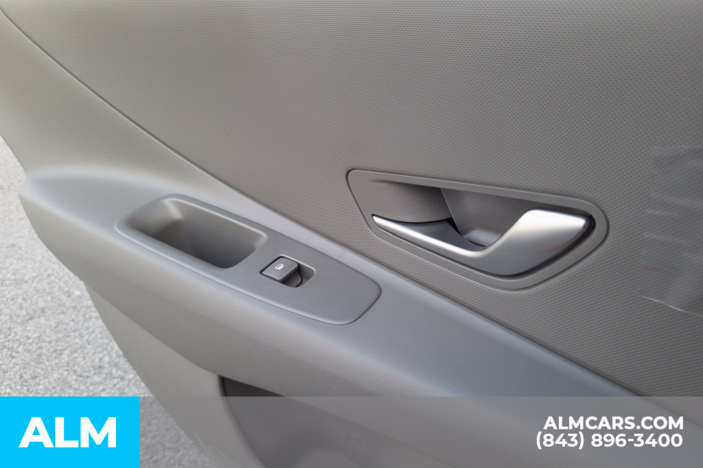 Used 2026 Hyundai Elantra SE FWD image 18