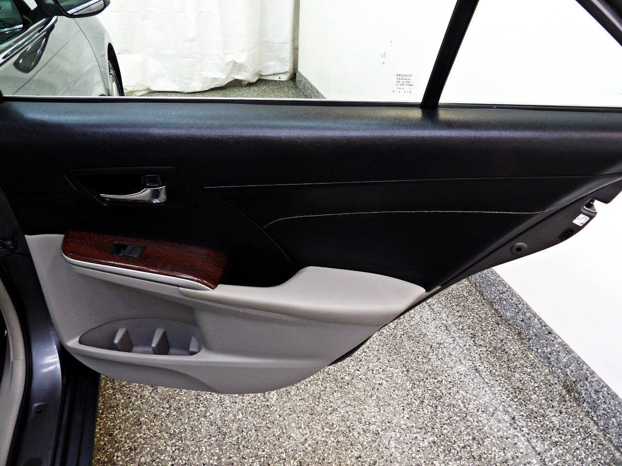 Used 2013 Toyota Camry XLE FWD image 12