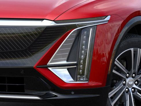 New 2025 Cadillac Lyriq Luxury image 10
