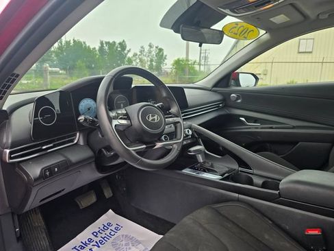 Used 2025 Hyundai Elantra SEL FWD image 11