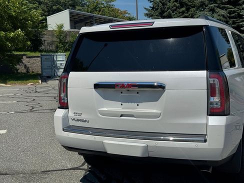 Used 2018 GMC Yukon Denali AWD/4WD image 29