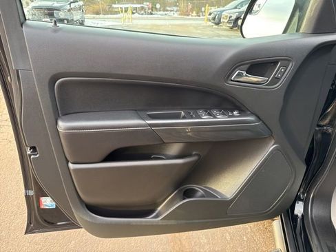 Used 2022 GMC Canyon AT4 image 8