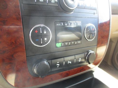 Used 2013 Chevrolet Silverado 2500 LTZ w/ LTZ Plus Package image 27