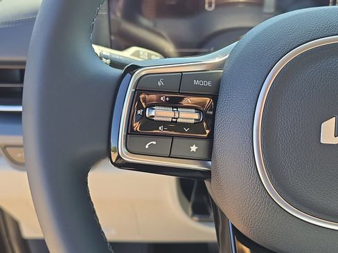 New 2026 Kia Carnival EX FWD image 31