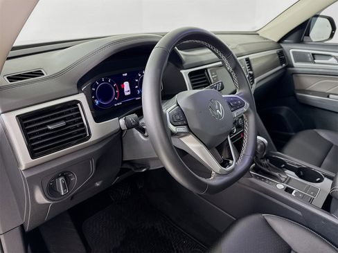 Used 2023 Volkswagen Atlas SE image 10