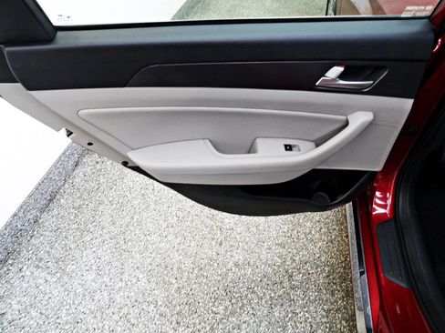 Used 2016 Hyundai Sonata Sport image 9