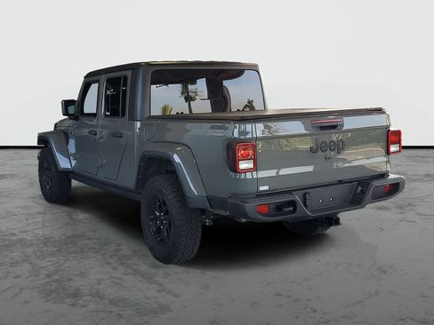 Used 2023 Jeep Gladiator Sport AWD/4WD image 3