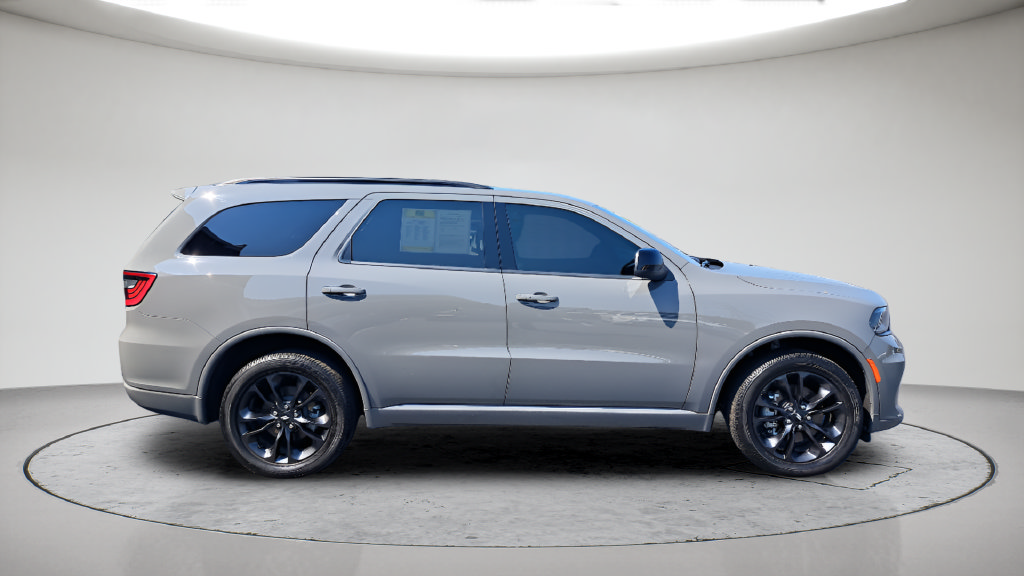 Used 2025 Dodge Durango GT w/ Blacktop Package AWD/4WD image 4