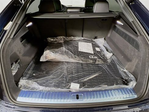 New 2025 Audi Q8 Premium image 28