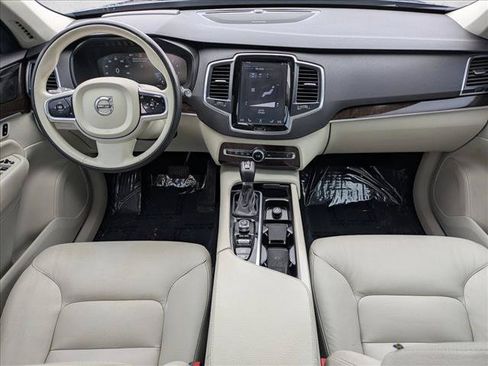 Used 2019 Volvo XC90 T6 Momentum w/ Advanced Package AWD/4WD image 17