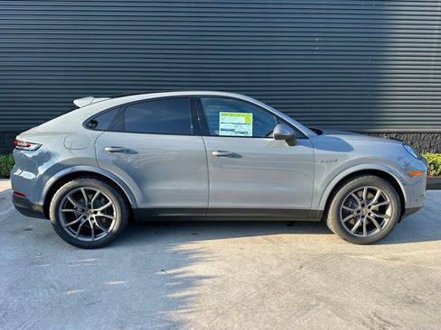 Certified 2026 Porsche Cayenne E-Hybrid Coupe AWD/4WD image 10