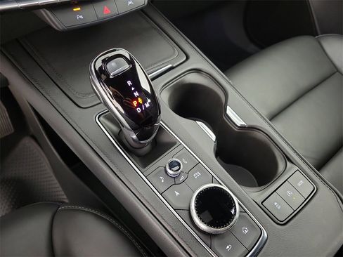 Certified 2025 Cadillac XT4 Premium Luxury image 28