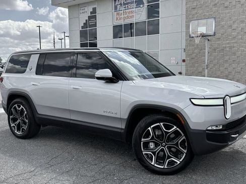 Used 2024 Rivian R1S Adventure AWD/4WD image 2