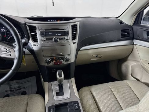 Used 2011 Subaru Outback 2.5i Premium AWD/4WD image 26
