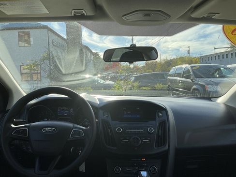 Used 2016 Ford Focus SE image 18