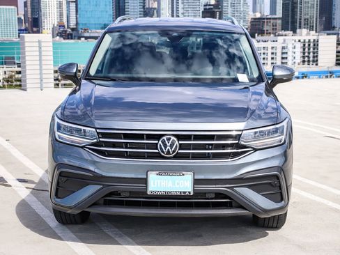 Used 2022 Volkswagen Tiguan SE image 2
