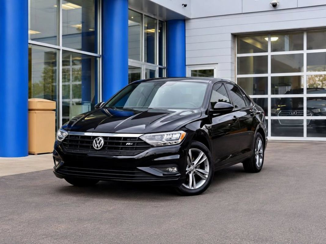 Used 2019 Volkswagen Jetta R-Line FWD image 1