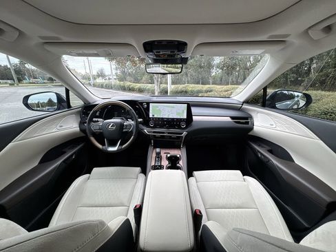 Used 2025 Lexus RX 450h AWD w/ Luxury Package image 25