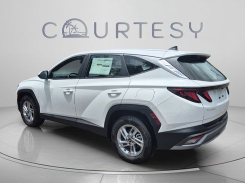 New 2026 Hyundai Tucson SE FWD image 3