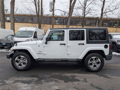 Certified 2016 Jeep Wrangler Unlimited Sahara w/ Dual Top Group image 7