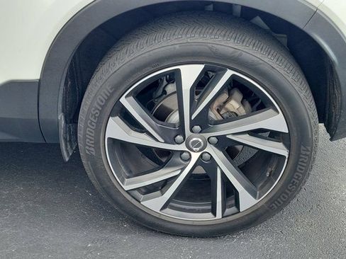 Used 2020 Volvo XC40 T5 R-Design AWD/4WD image 5